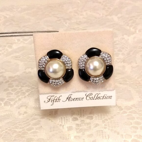 Vintage White Pearl Clear Cubic Zirconia Gold Tone Earrings Non-Pierced Clip - Picture 3 of 9